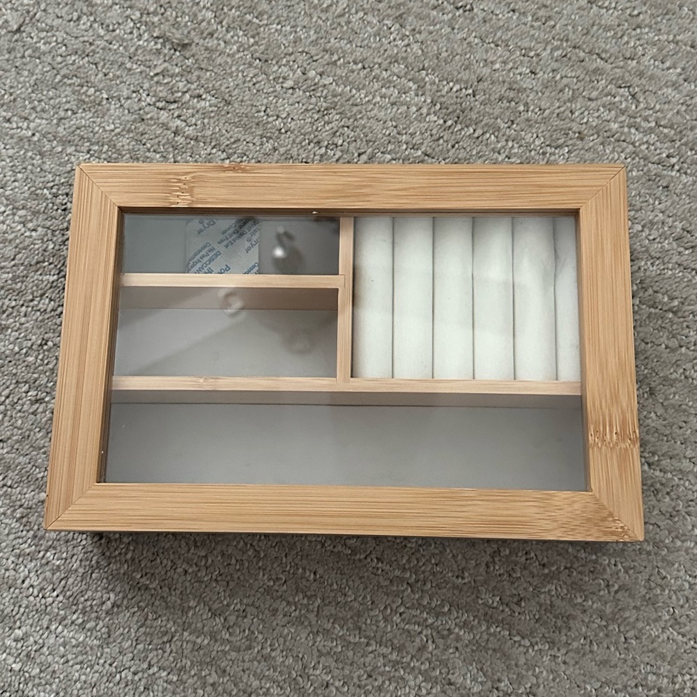 Jewelry box